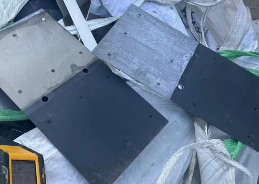 Recyclage des plaques de titane pour l'électro-extraction des métaux non ferreux