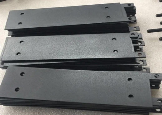 Plaques de titane pour galvanoplastie zinc-étain